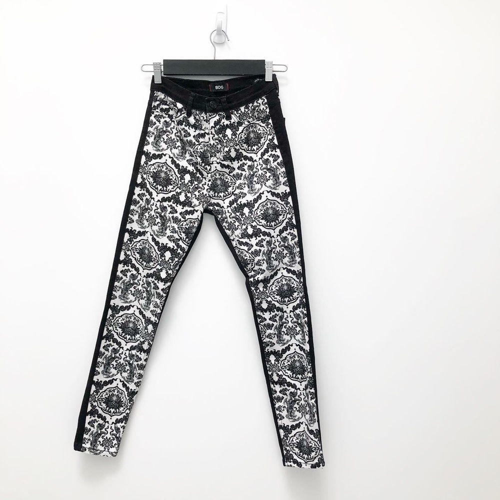BDG black floral print jeans. High rise twig ankle